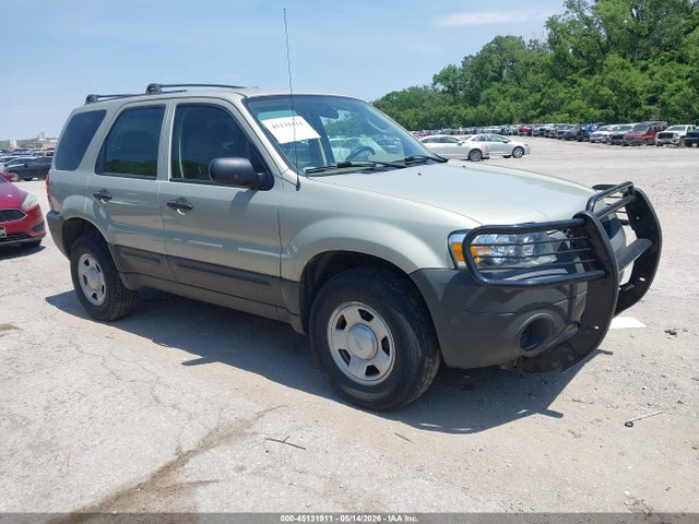 Salvage Ford Escape Image