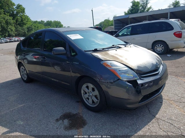 Salvage Toyota Prius Image