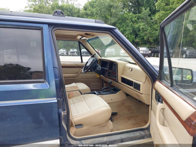 Jeep Cherokee Country