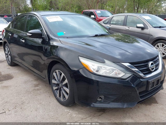 Salvage Nissan Altima Image
