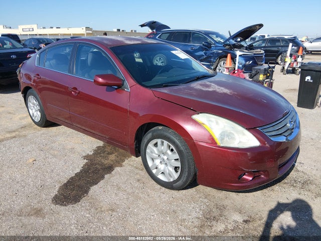Salvage Nissan Altima Image