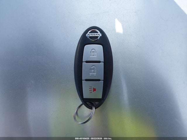 Nissan Pathfinder S