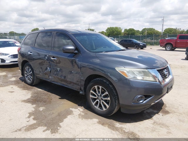 Salvage Nissan Pathfinder Image