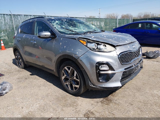 Salvage Kia Sportage Image