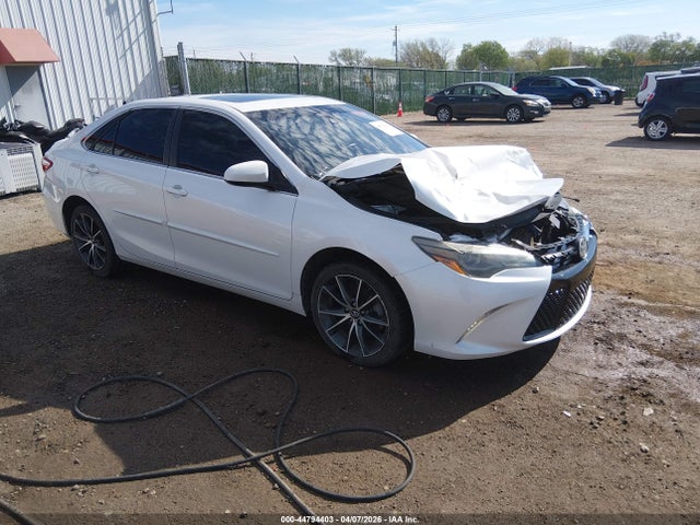 Salvage Toyota Camry Image