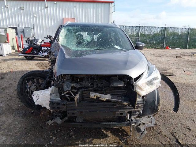 Nissan Kicks Sr