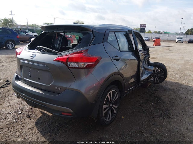Nissan Kicks Sr