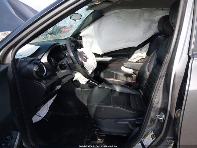 Nissan Kicks Sr