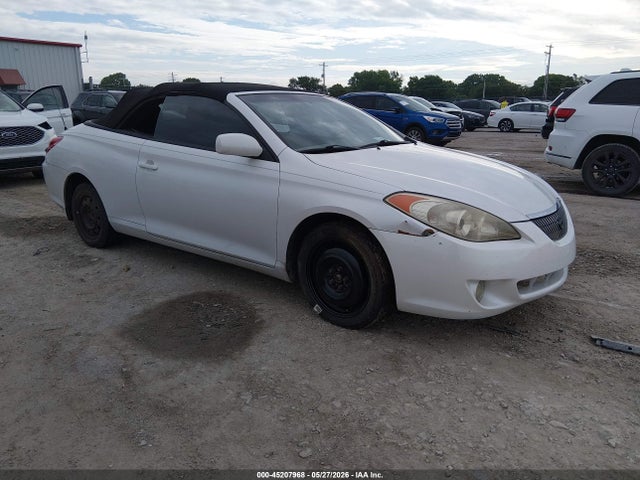 Salvage Toyota Camry Image
