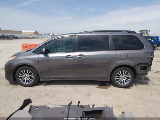 Toyota Sienna Xle 8 Passenger