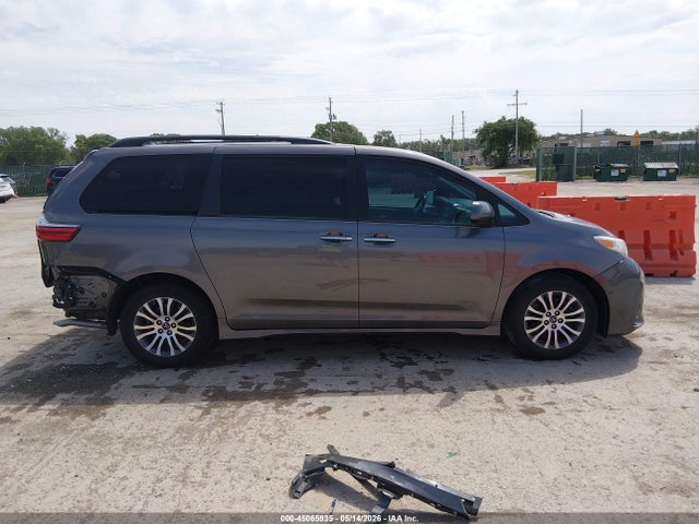 Toyota Sienna Xle 8 Passenger