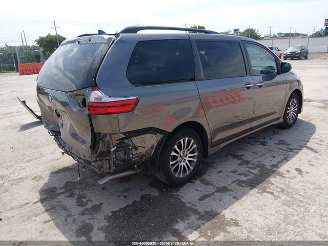 Toyota Sienna Xle 8 Passenger