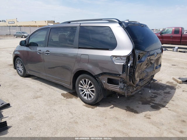 Toyota Sienna Xle 8 Passenger
