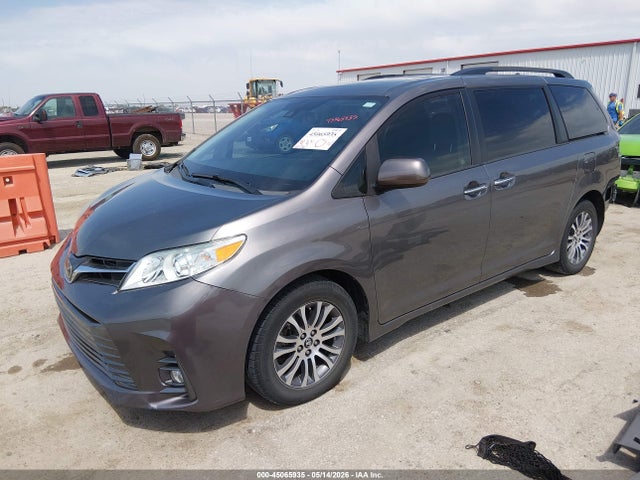 Toyota Sienna Xle 8 Passenger