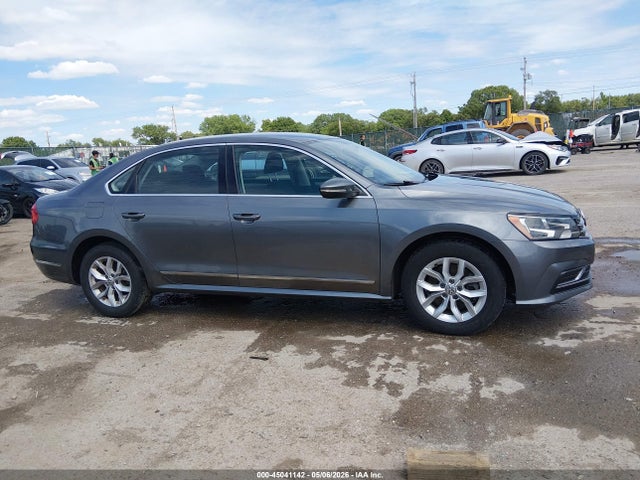 Volkswagen Passat 1.8t S