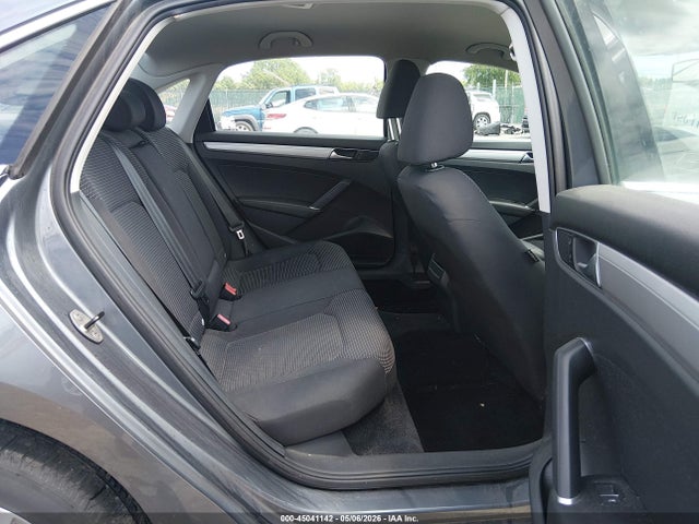 Volkswagen Passat 1.8t S