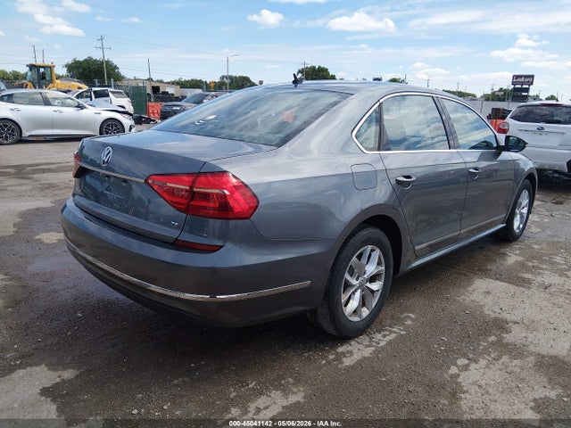 Volkswagen Passat 1.8t S