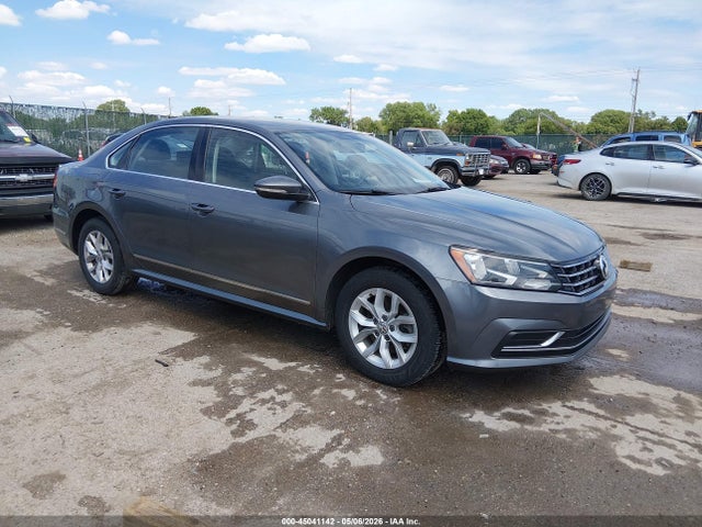 Salvage Volkswagen Passat Image