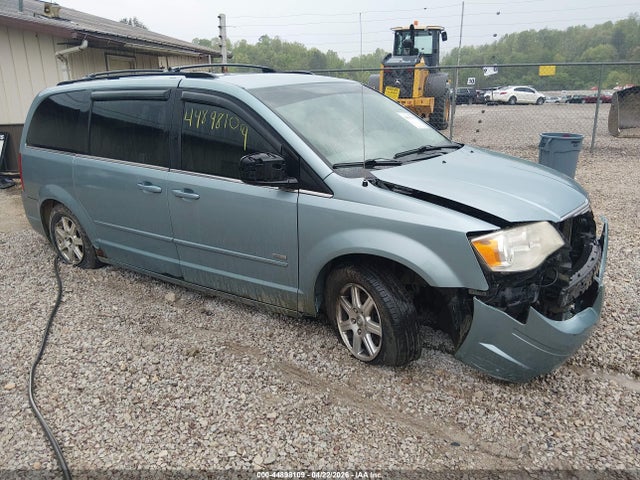 Salvage Chrysler Town & Country Image
