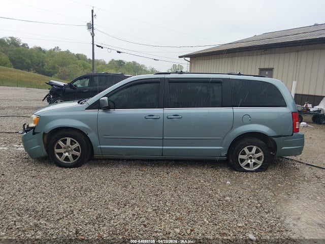 Chrysler Town & Country Touring