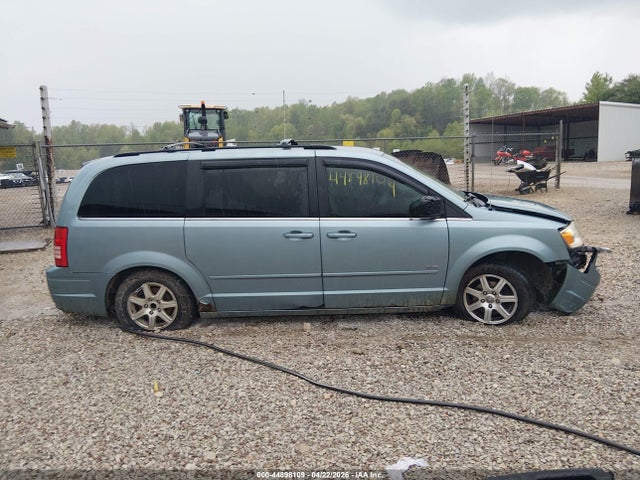 Chrysler Town & Country Touring