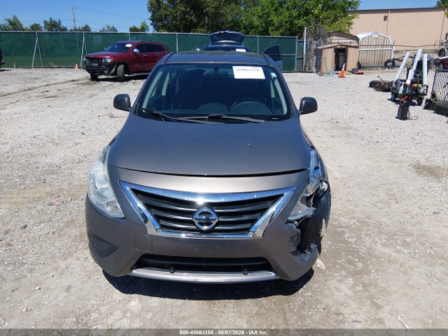 Nissan Versa 1.6 S+