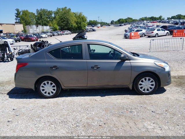 Nissan Versa 1.6 S+