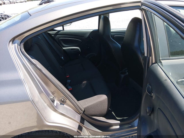 Nissan Versa 1.6 S+