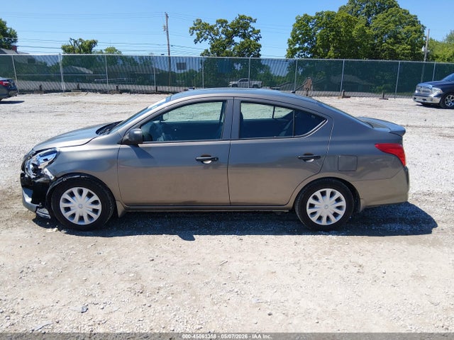 Nissan Versa 1.6 S+