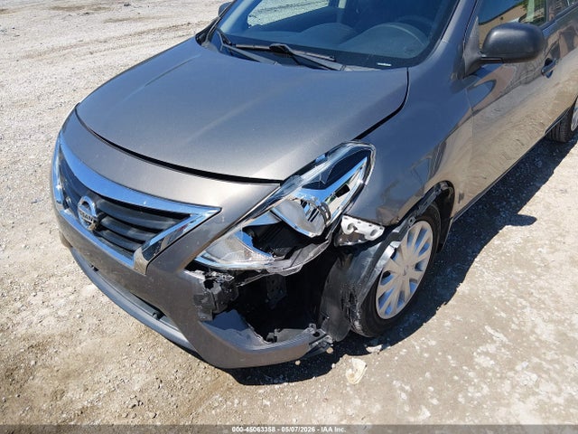 Nissan Versa 1.6 S+