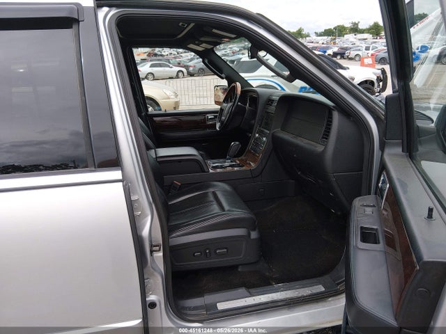 Lincoln Navigator Select