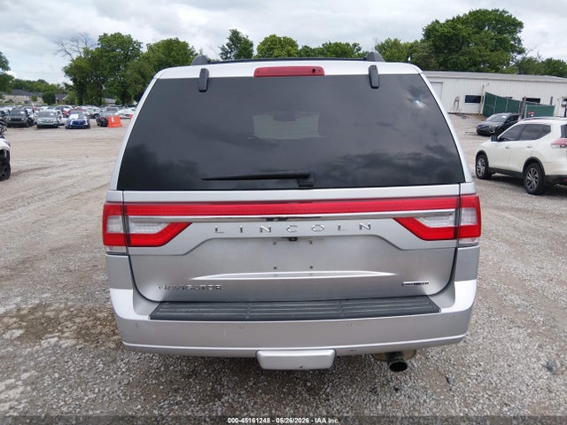 Lincoln Navigator Select