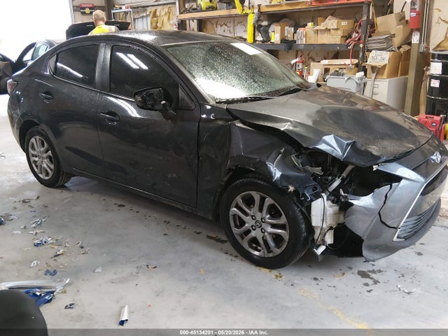 Salvage Toyota Yaris Image