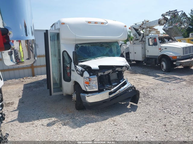 Salvage Ford E-350 Image