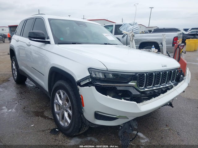 Salvage Jeep Grand Cherokee Image