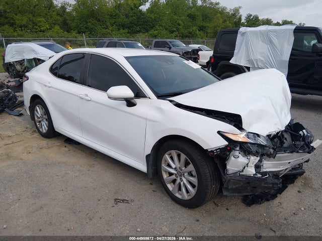 Salvage Toyota Camry Image