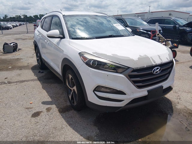 Salvage Hyundai TUCSON Image