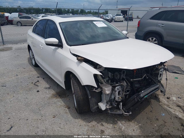 Salvage Volkswagen Jetta Image