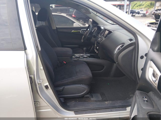 Nissan Pathfinder Sv