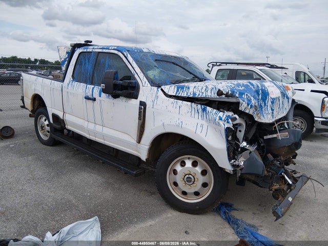 Salvage Ford F-250 Image
