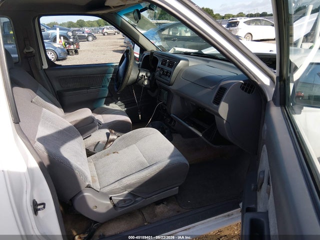 Nissan Frontier Xe