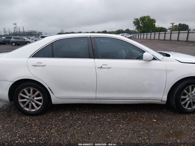 Toyota Camry Xle V6