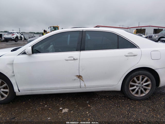 Toyota Camry Xle V6