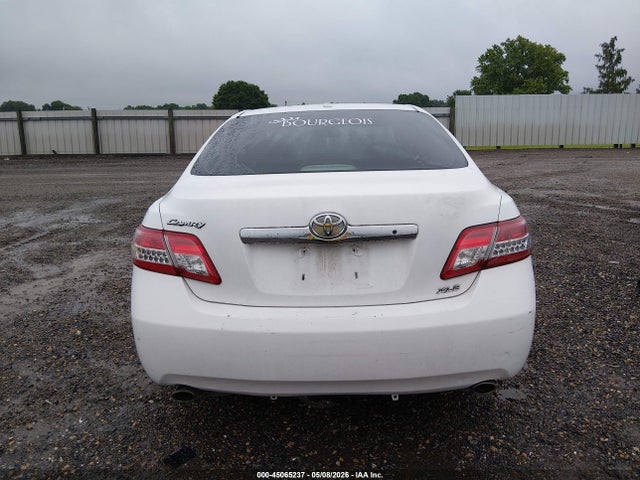 Toyota Camry Xle V6