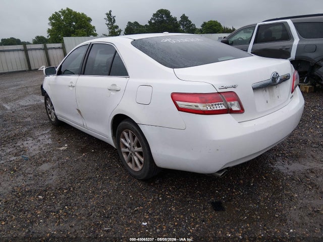 Toyota Camry Xle V6