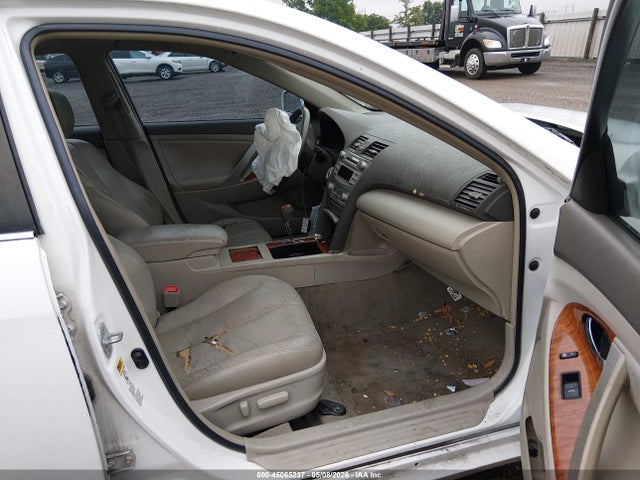 Toyota Camry Xle V6