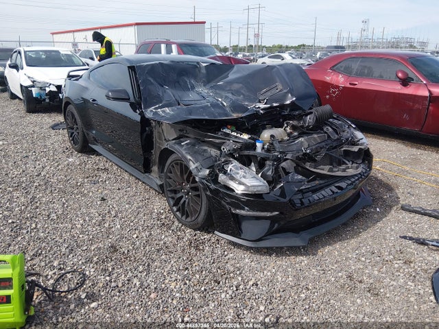 Salvage Ford Mustang Image