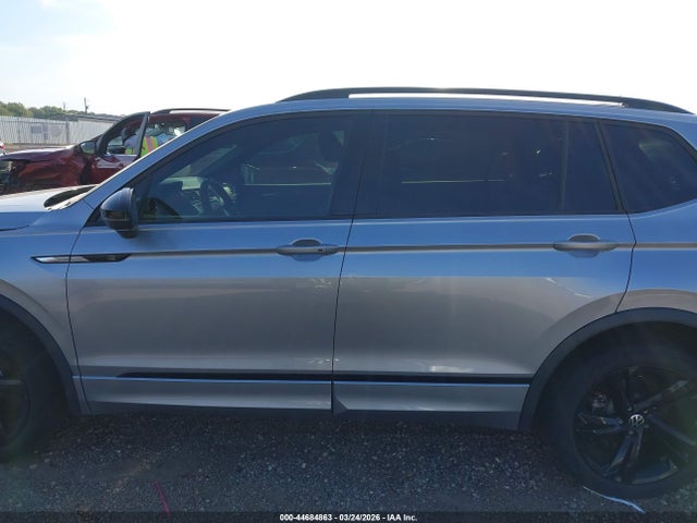 Volkswagen Tiguan 2.0t Se R-line Black