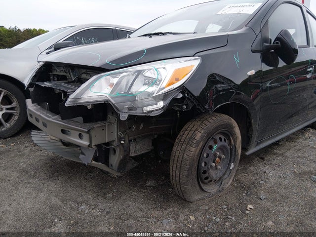 Mitsubishi Mirage Es
