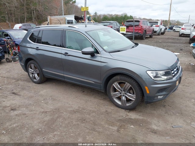 Salvage Volkswagen Tiguan Image